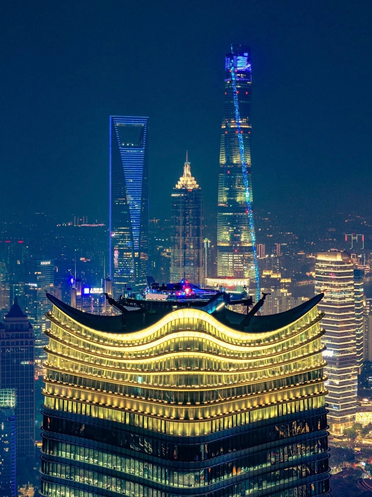 Shanghai Skyline Playbook: Rooftop Thrills Above the Clouds