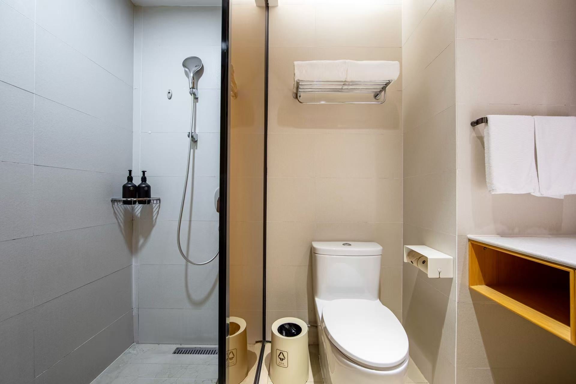 JI Hotel -Shanghai Changshou Road,near Jing'an Temple