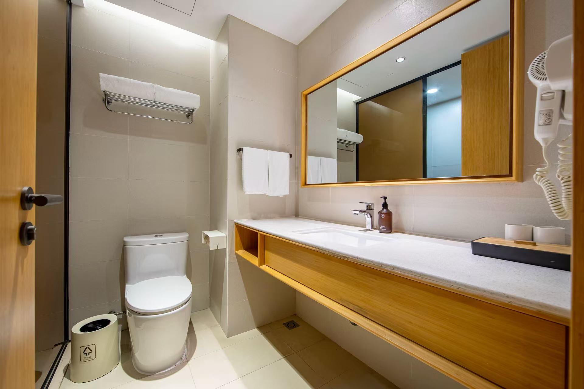 JI Hotel -Shanghai Changshou Road,near Jing'an Temple