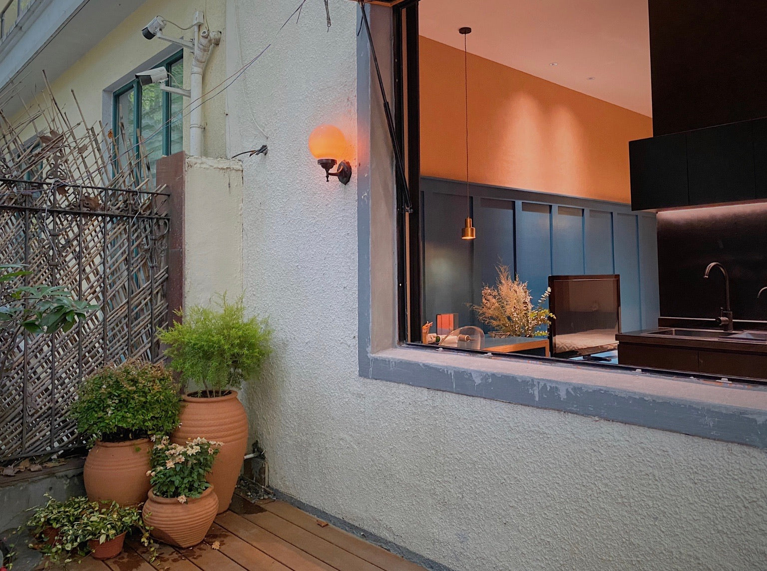 Shanghai Hills & Gefii Hengshan Road close to Hengshan rd bar street and subway line1
