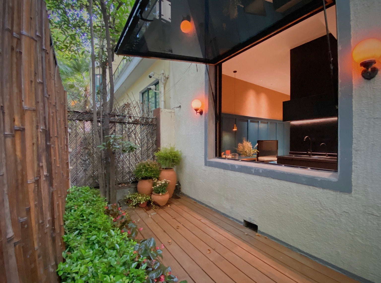 Shanghai Hills & Gefii Hengshan Road close to Hengshan rd bar street and subway line1