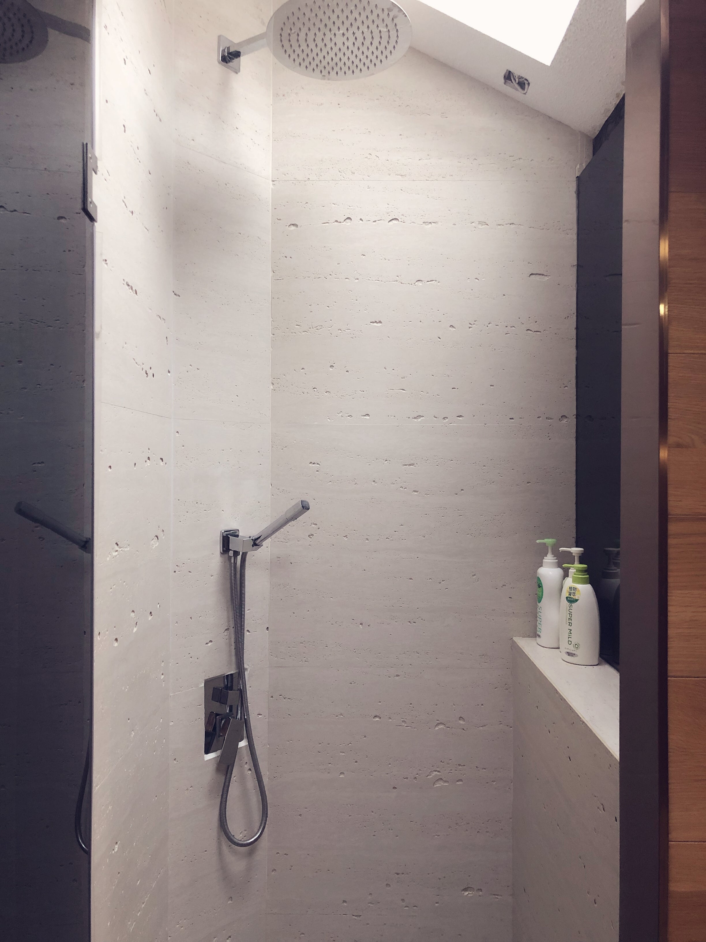 Shanghai Hills & Gefii SPACE X close to Metro line 2 Jing'an Temple