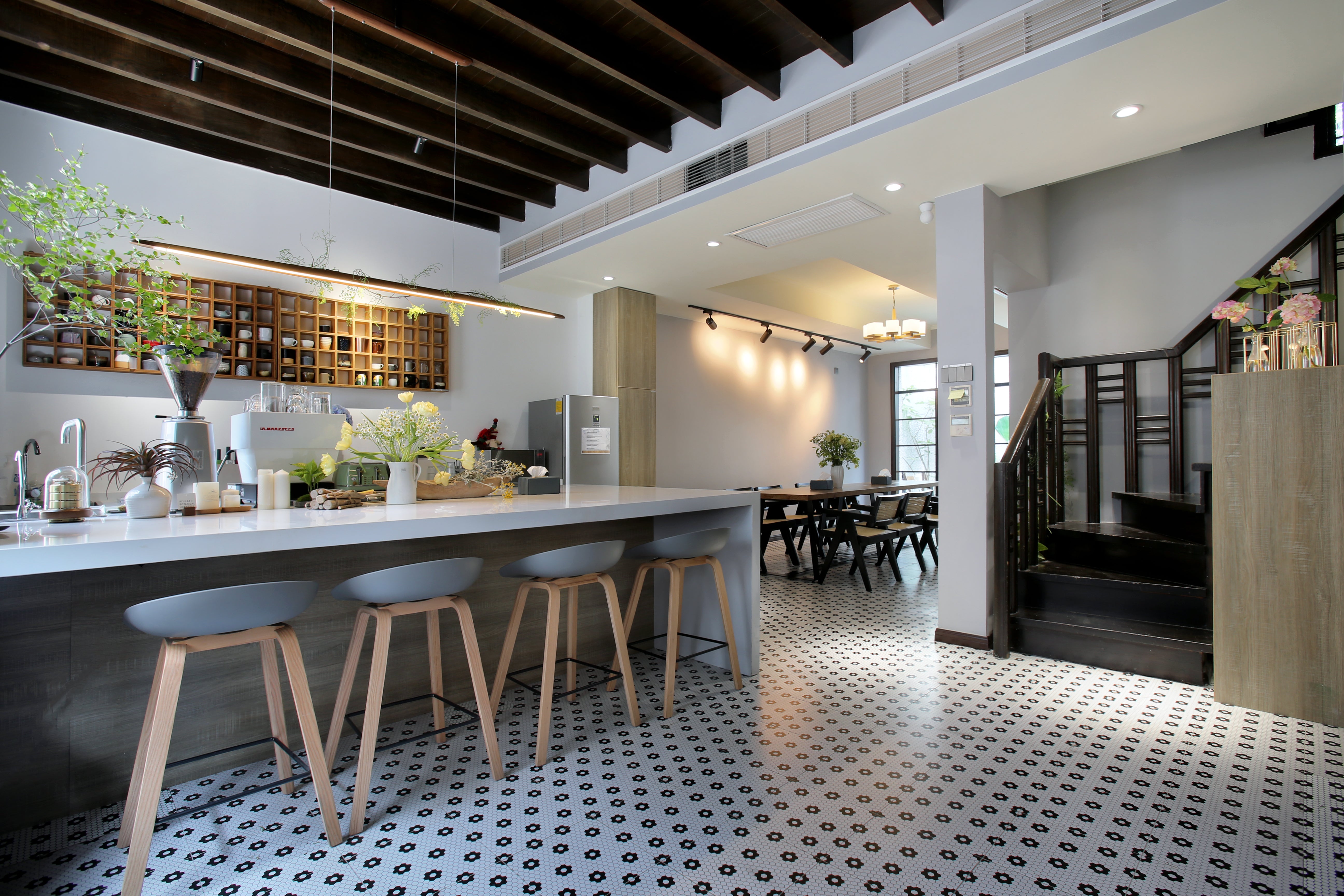 Shanghai Downtown Hills Boutique Guesthouse - Near Metro Line 7, Exit 3, Changping Road