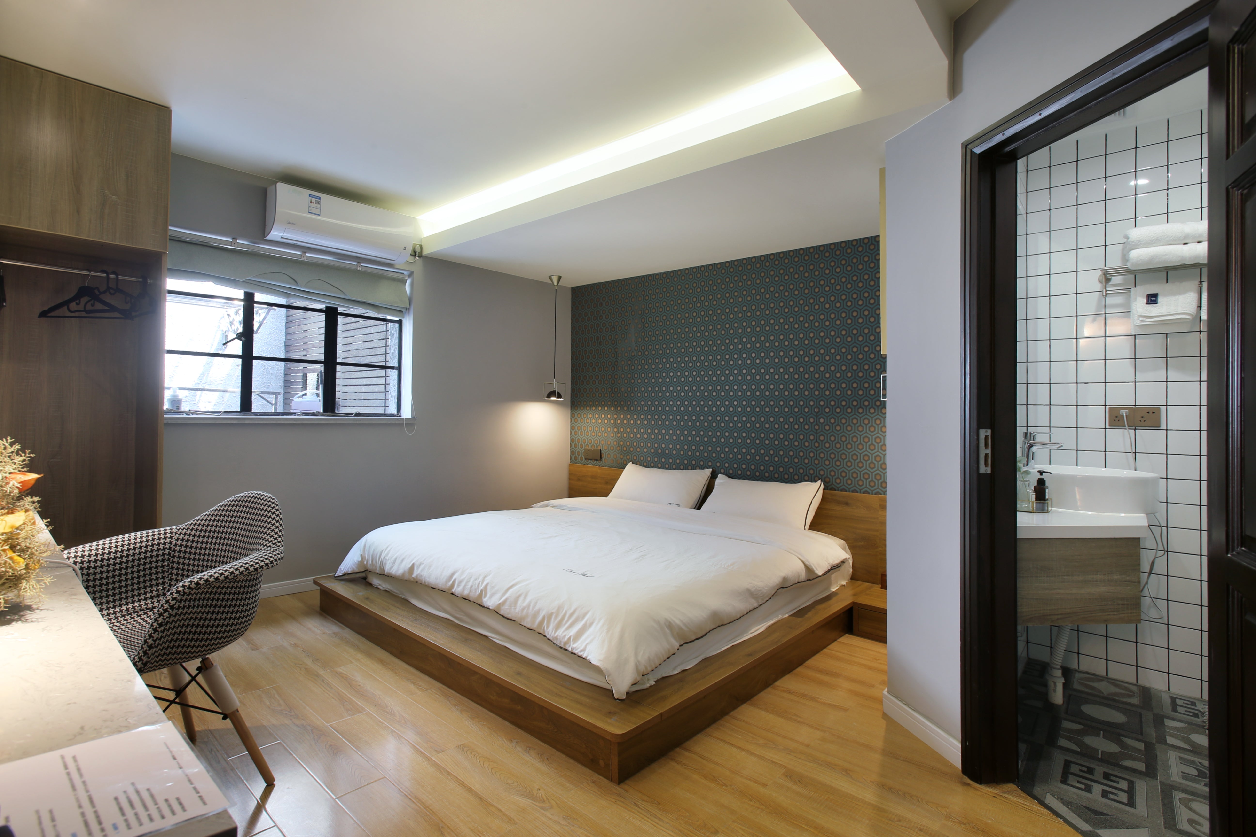 Shanghai Downtown Hills Boutique Guesthouse - Near Metro Line 7, Exit 3, Changping Road