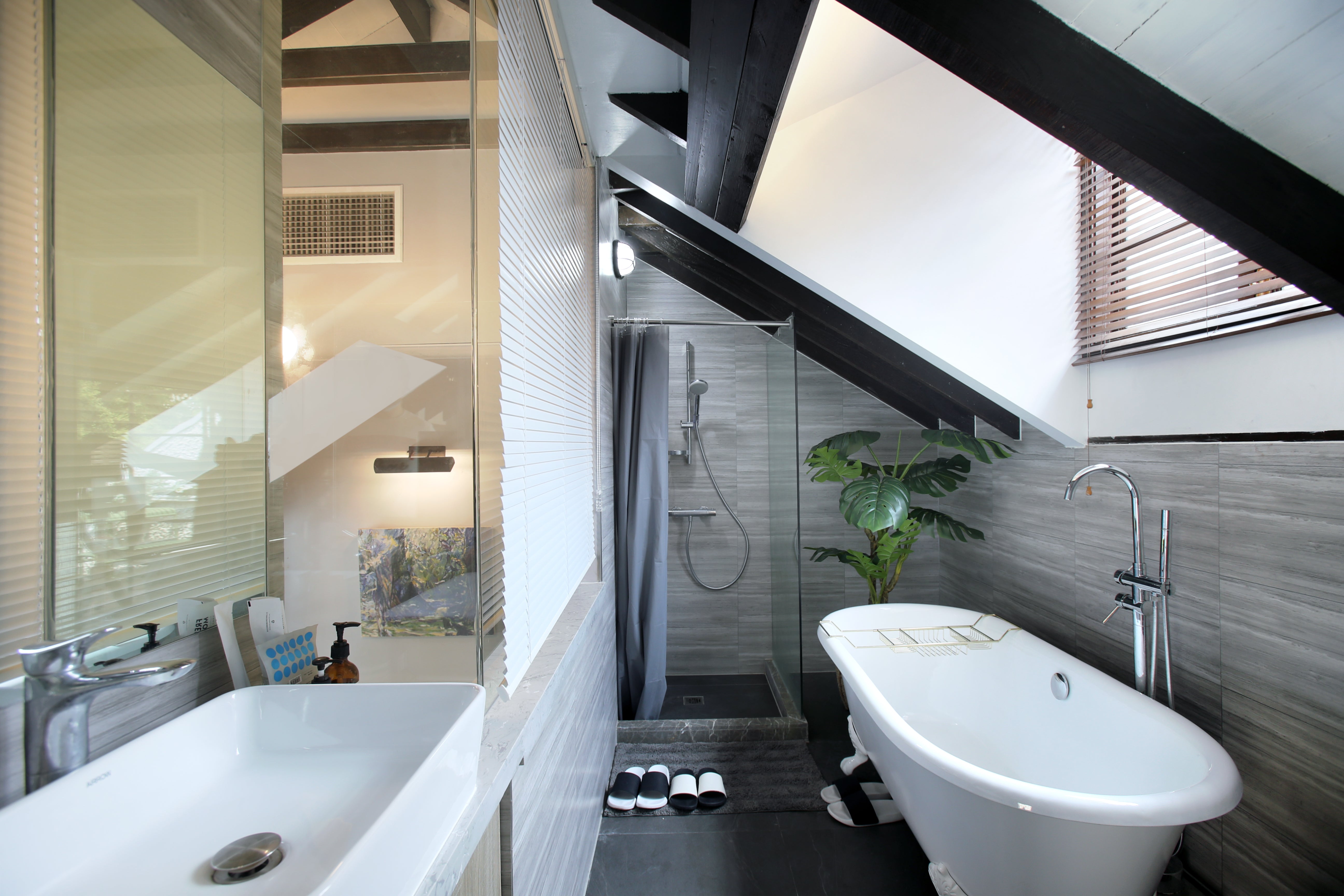 Shanghai Downtown Hills Boutique Guesthouse - Near Metro Line 7, Exit 3, Changping Road
