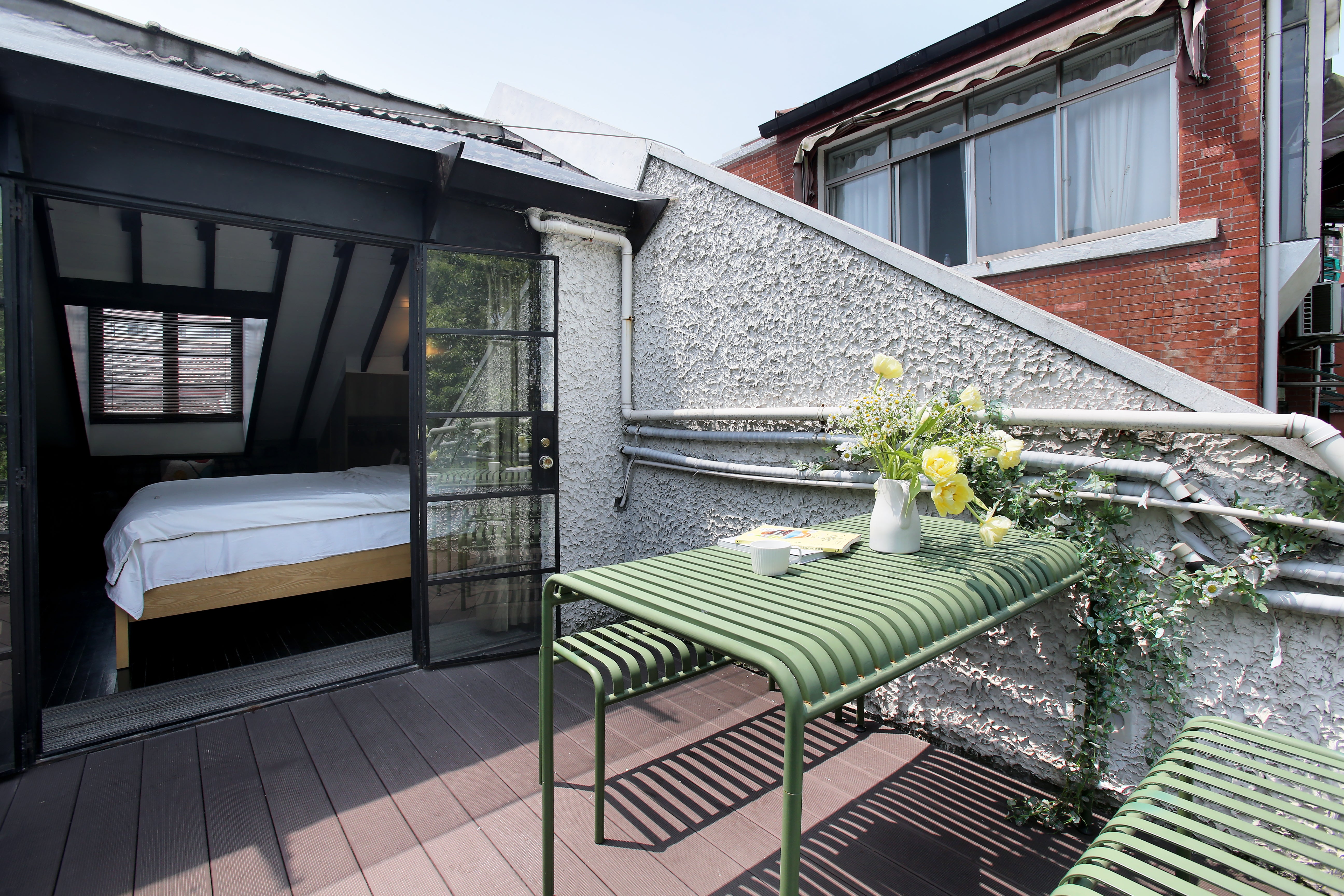 Shanghai Downtown Hills Boutique Guesthouse - Near Metro Line 7, Exit 3, Changping Road