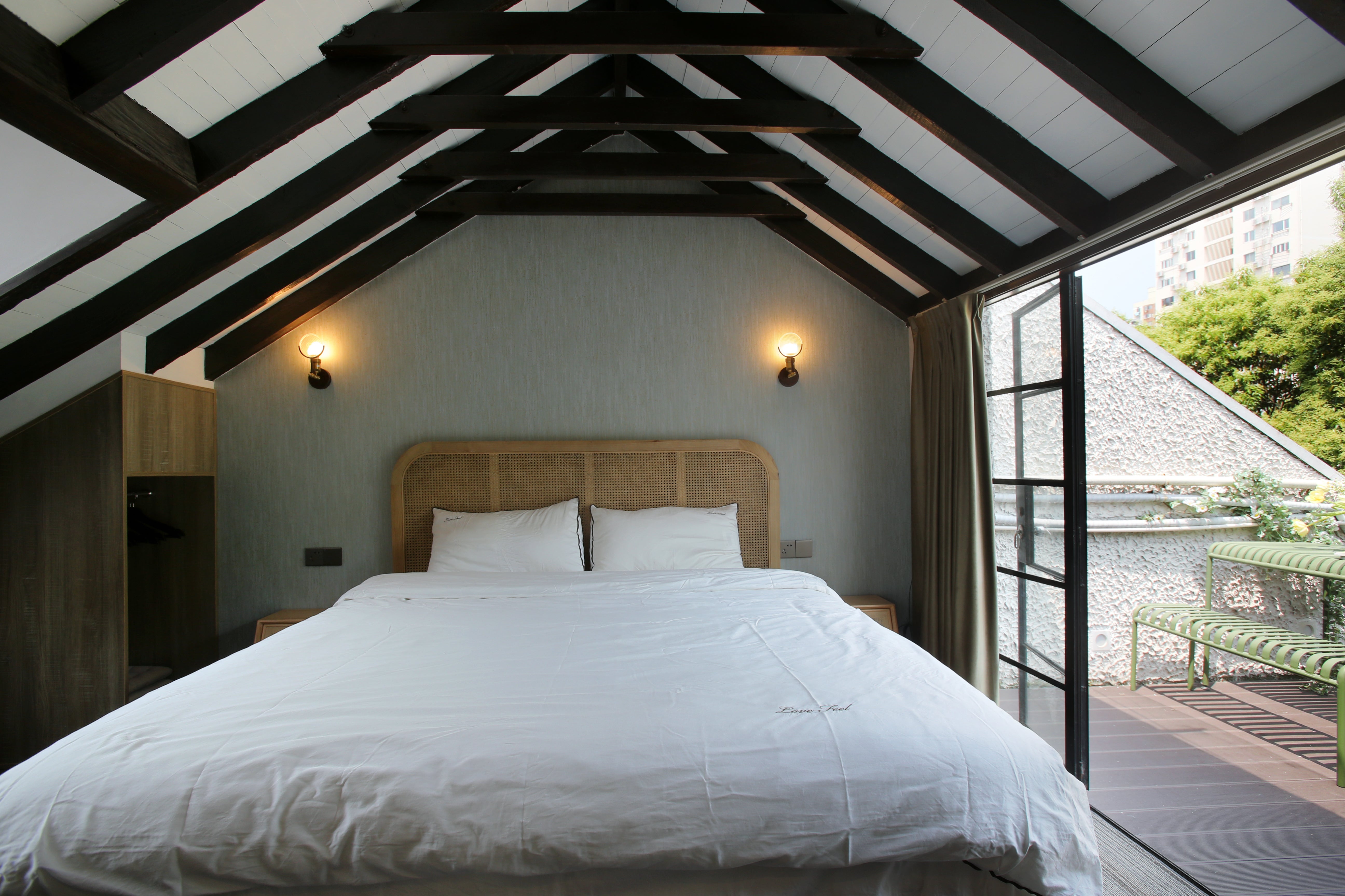 Shanghai Downtown Hills Boutique Guesthouse - Near Metro Line 7, Exit 3, Changping Road