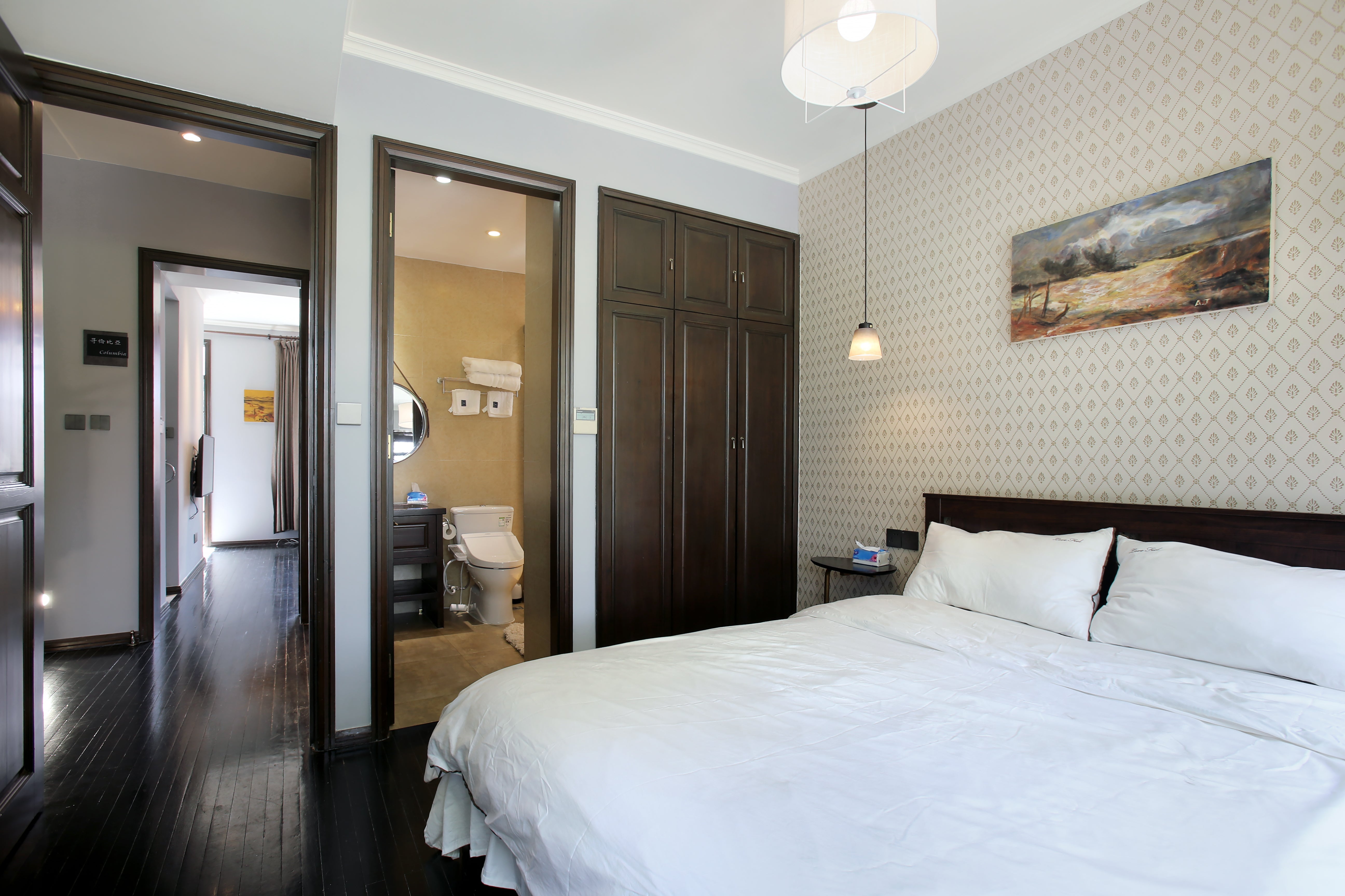 Shanghai Downtown Hills Boutique Guesthouse - Near Metro Line 7, Exit 3, Changping Road