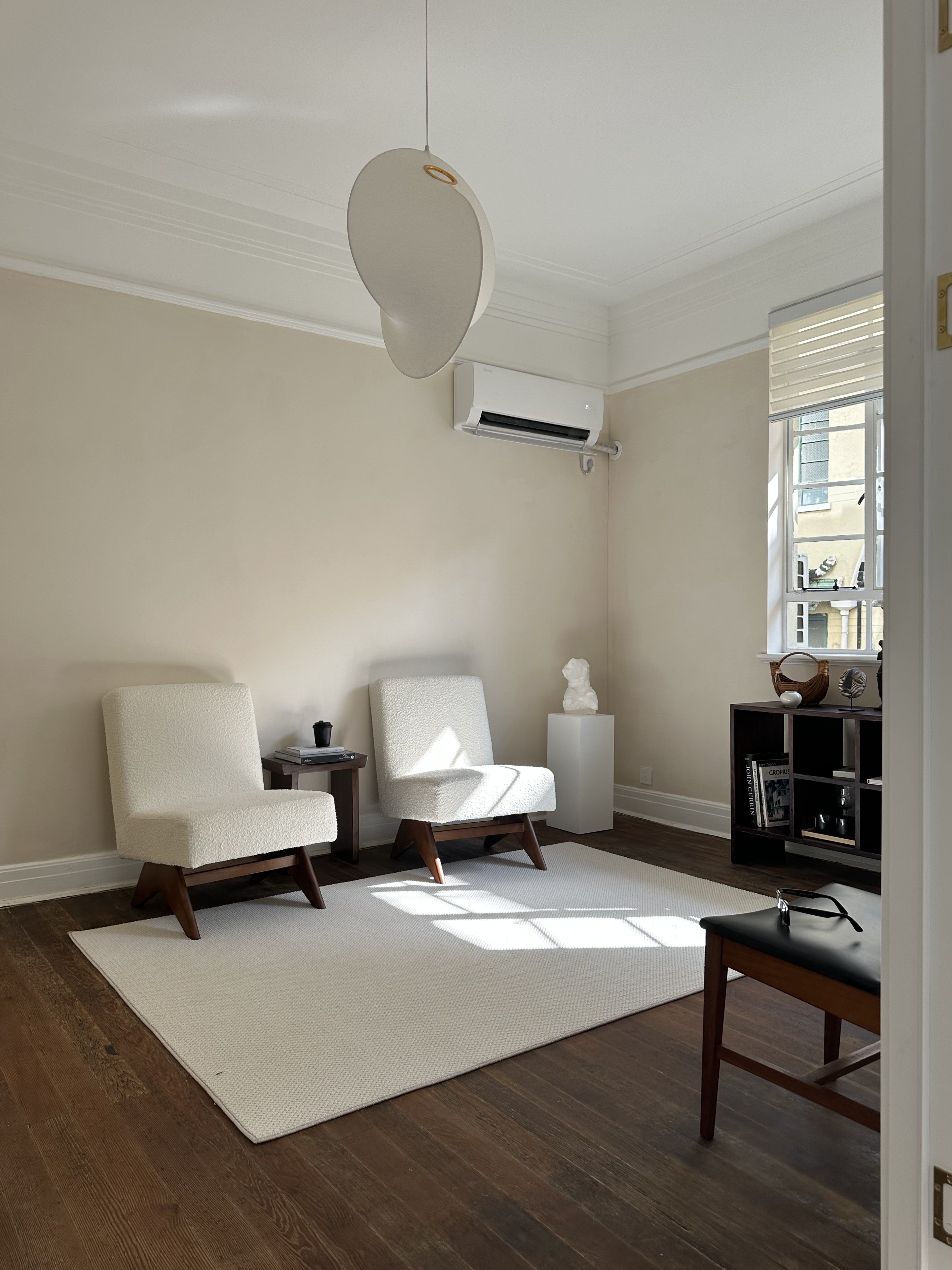 Art Suite 15 - Near Line 1 & 7 Changshu Road Metro