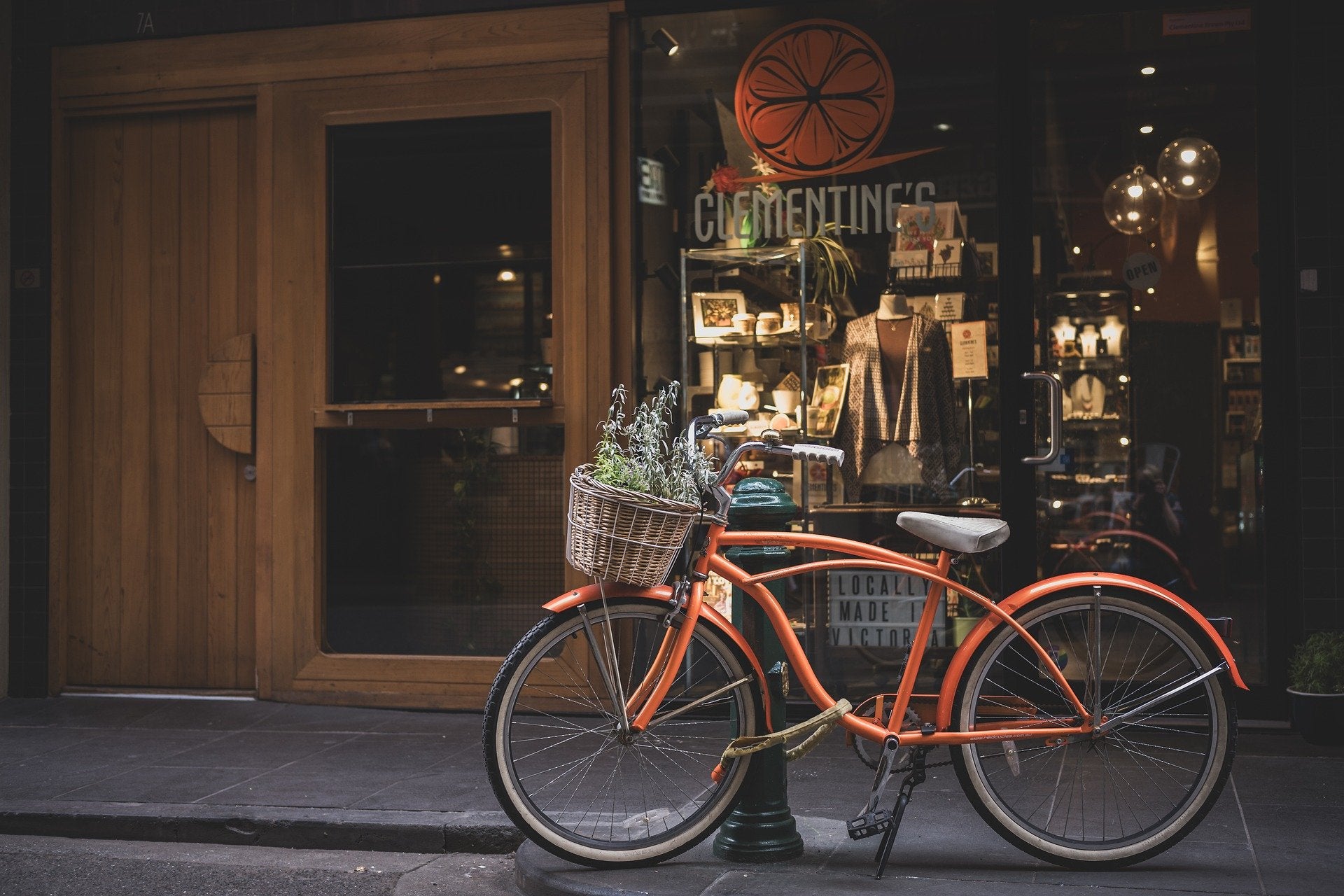 Cycle Through Shanghai's Autumn: 3 Best Routes for Discovering Nature and Culture