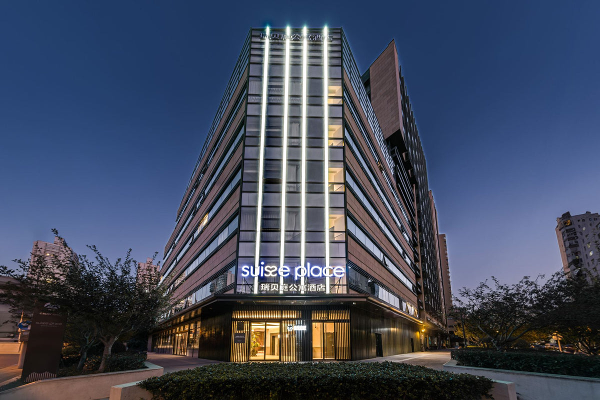 GROW Suisse Place Deluxe One-Bedroom Suite (41 sqm)