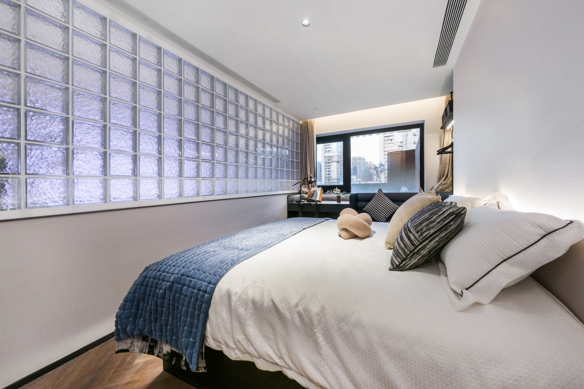 GROW Suisse Place Executive Two-Bedroom Suite (54 sqm)