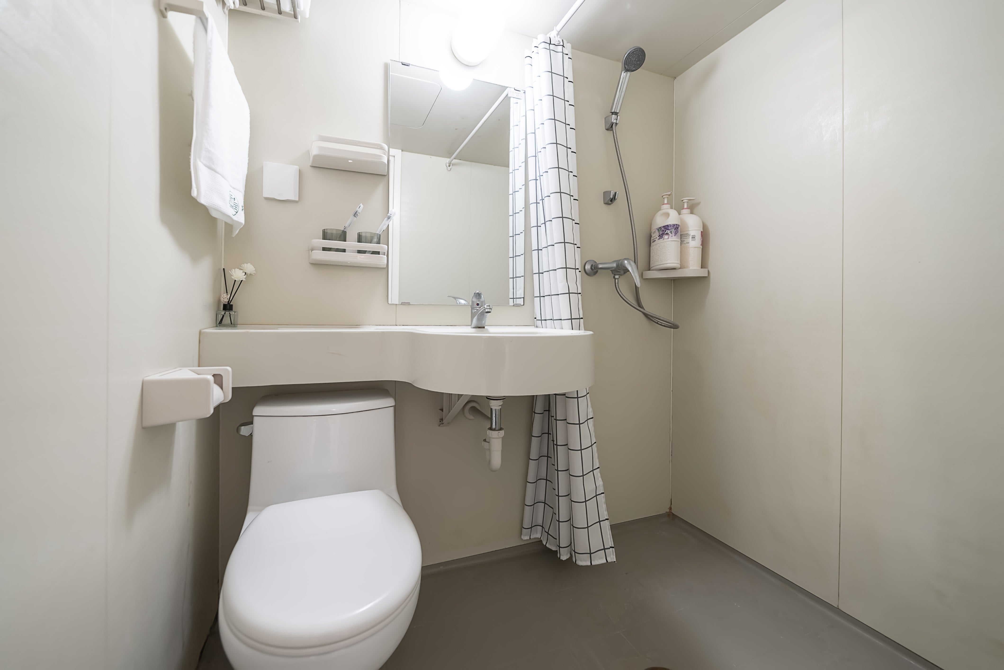 Shanghai Hills & Wanye Spacious Family Suites close to line 13-8