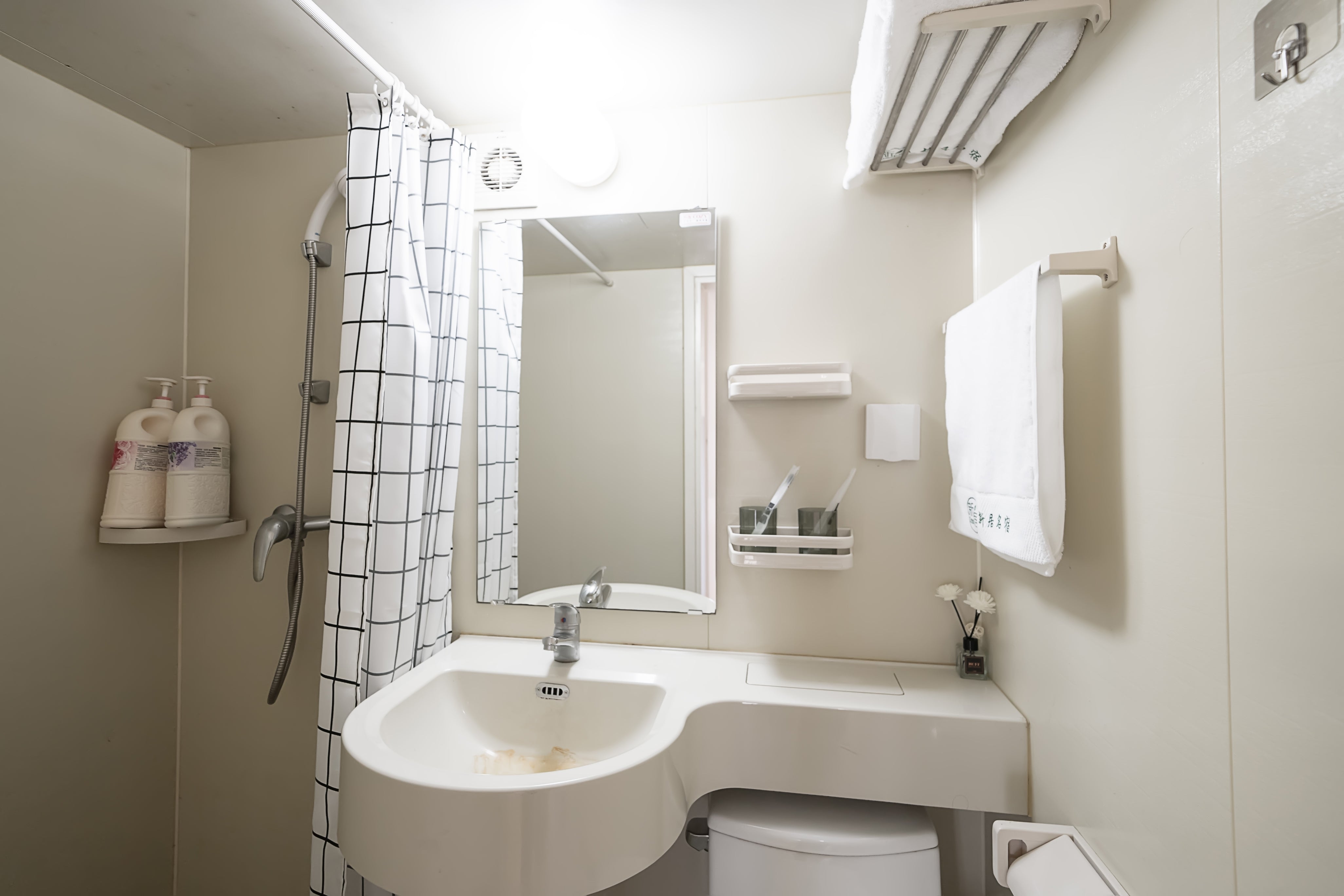 Shanghai Hills & Wanye Spacious Family Suites close to line 13-10