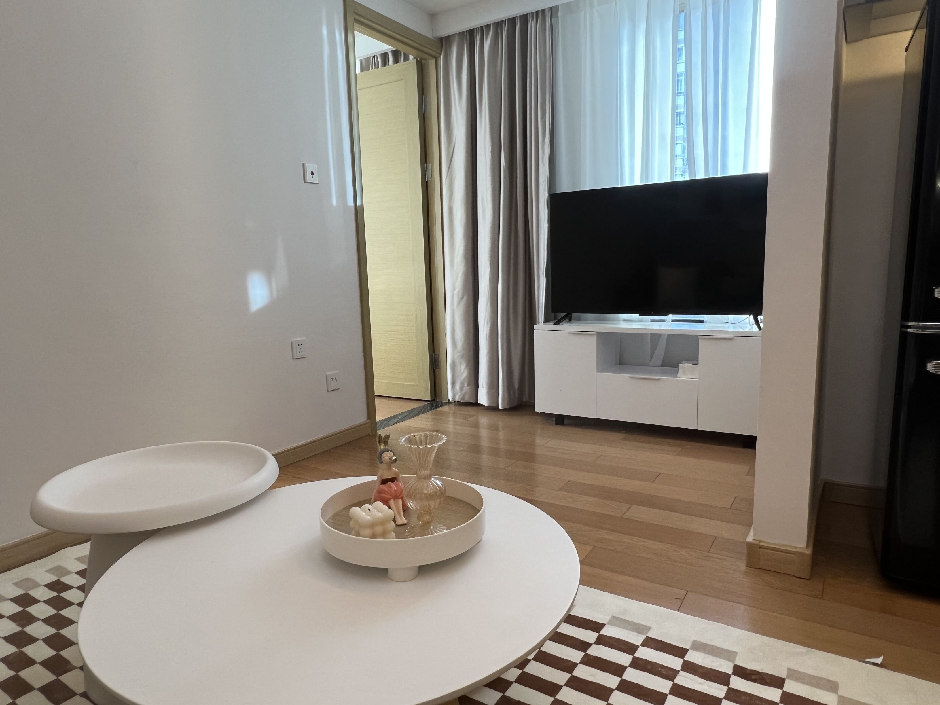 The Lanze Premium Furnished Apt 50 Meters from Metro Line 8 Steps from Fudan University-1