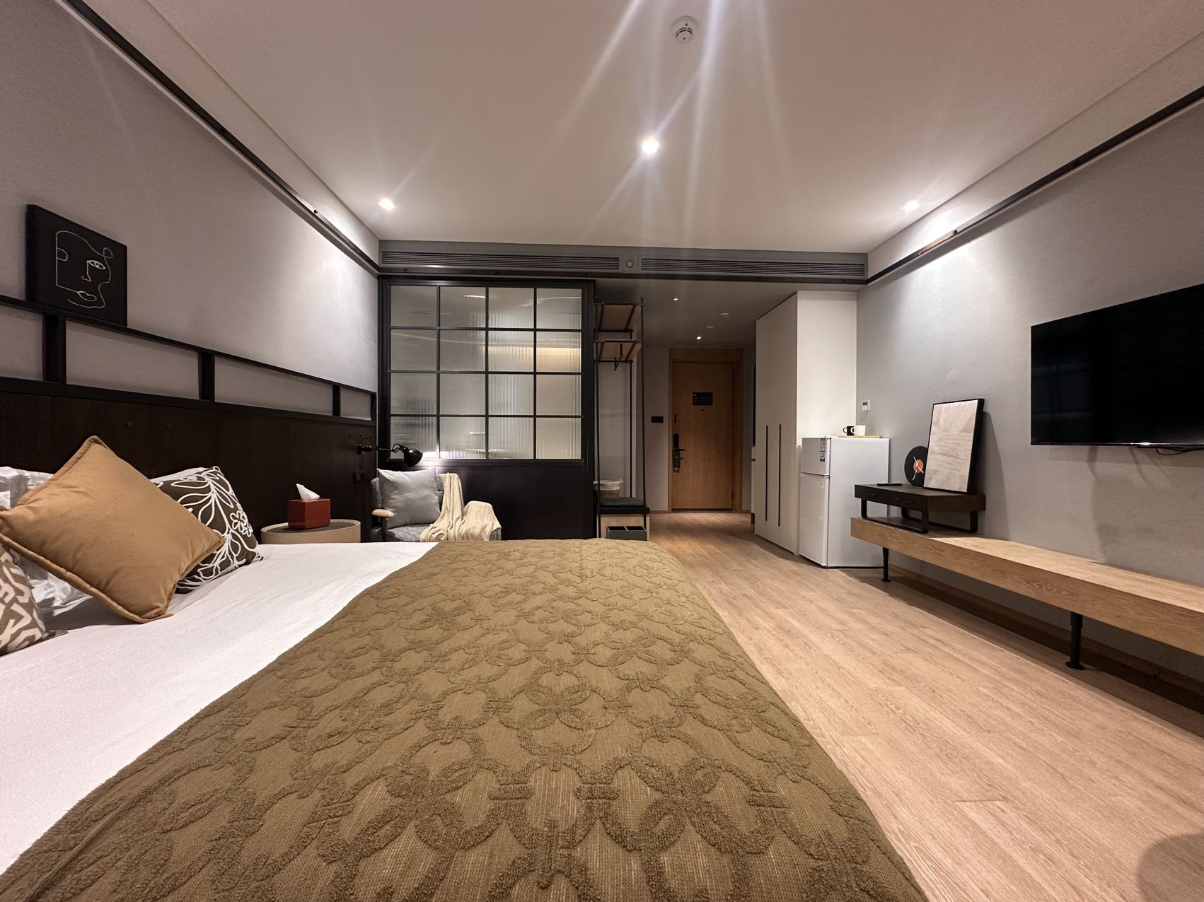 COZI Comfort Apartment 02 Deluxe One-Bedroom Suite (52 sqm)
