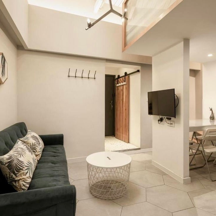 Shanghai Hills & Gefii Petite Terrace 2 rooms Family Downtown Suite close to Metro Line 2 Jing'an Temple