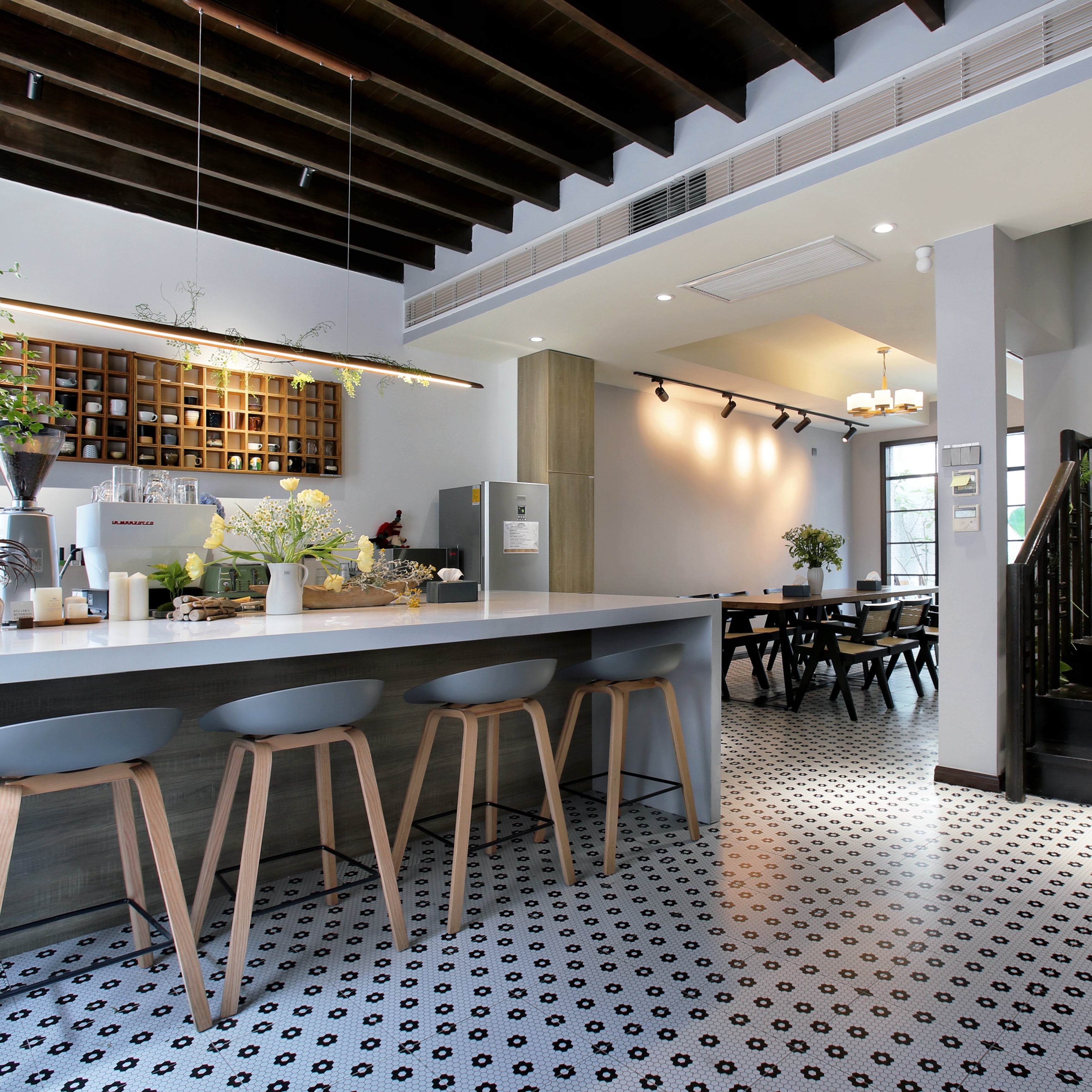 Shanghai Downtown Hills Boutique Guesthouse - Near Metro Line 7, Exit 3, Changping Road