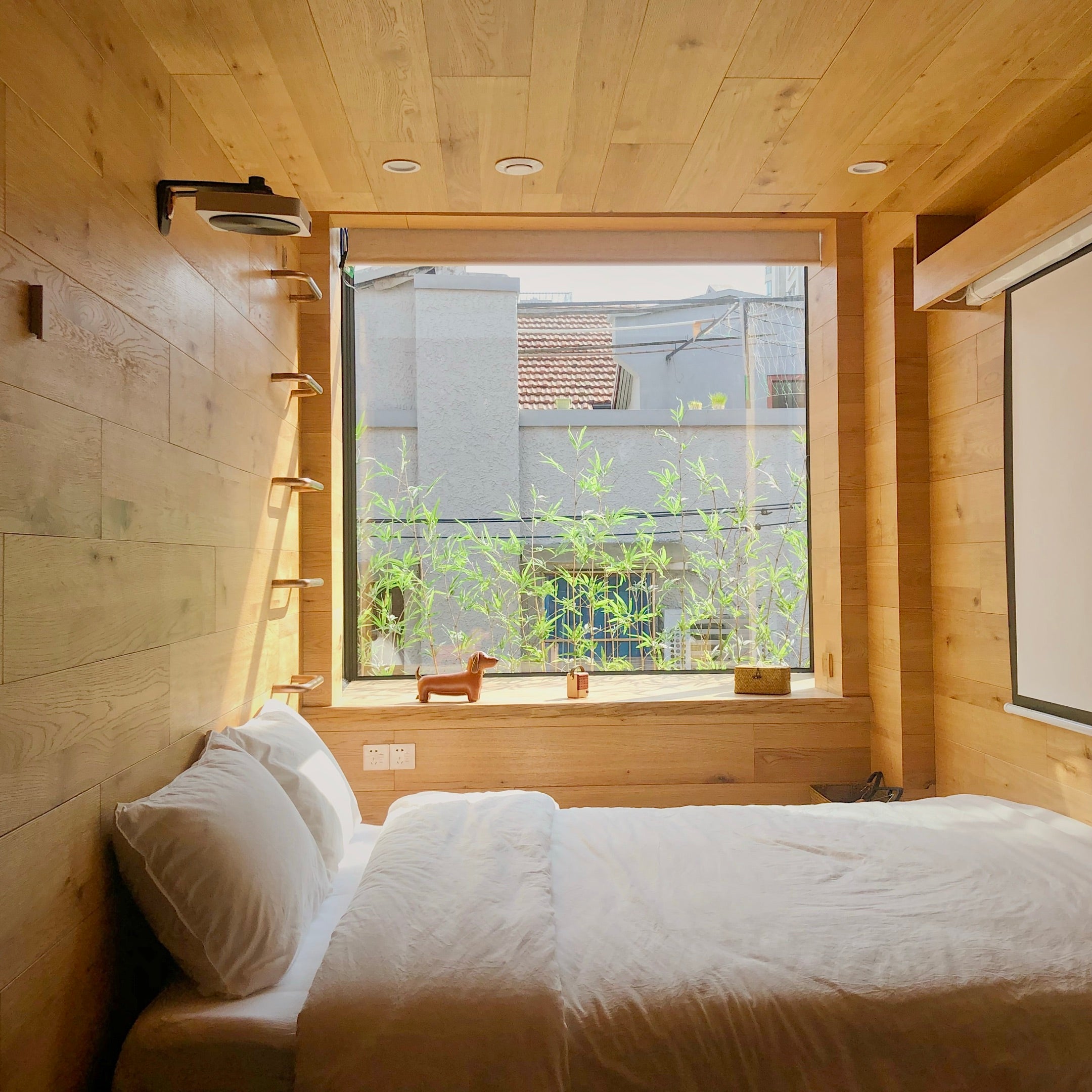 Shanghai Hills & Gefii SPACE X close to Metro line 2 Jing'an Temple