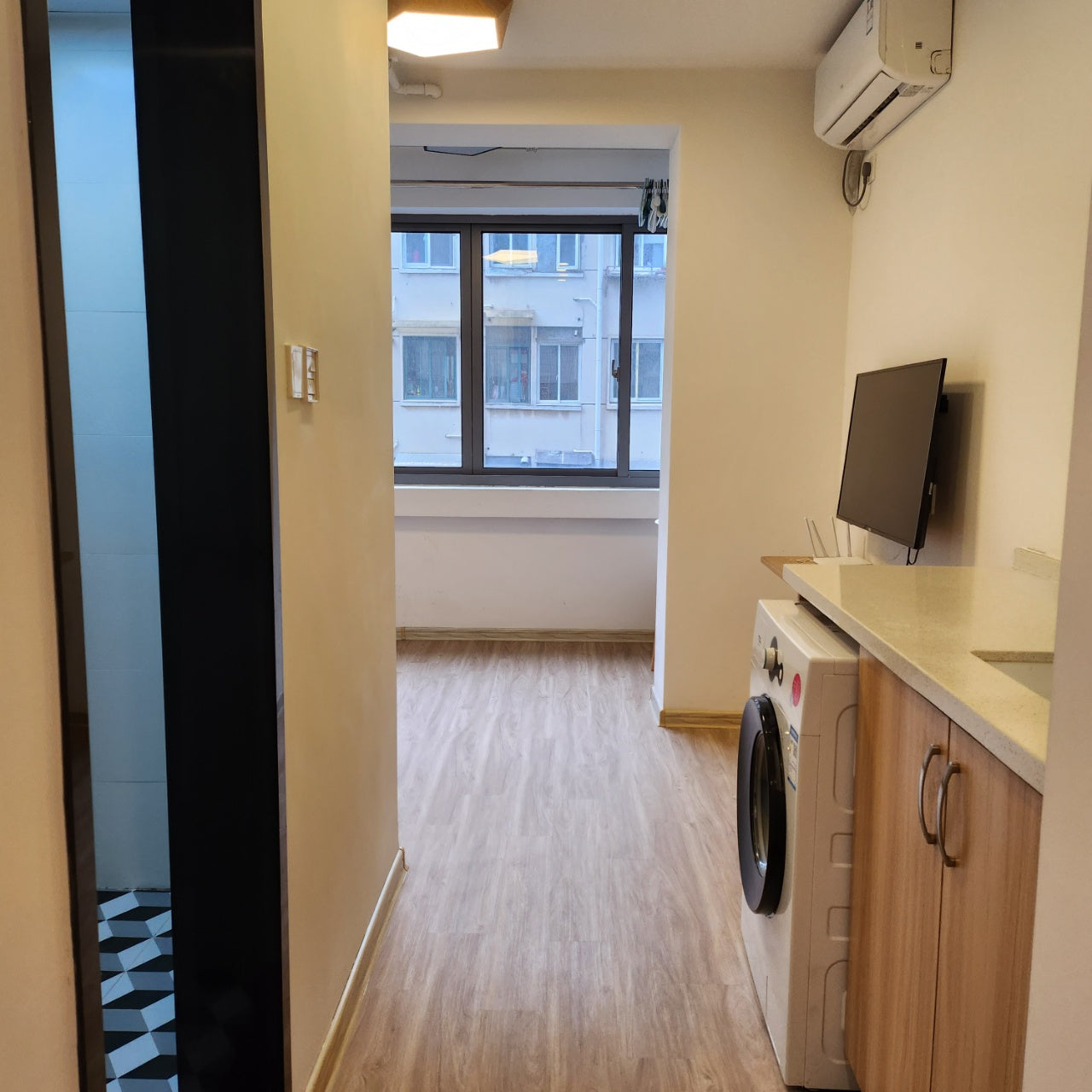 Goyoo Apartment Premium Sunny 2-Bedroom E (77 sqm)